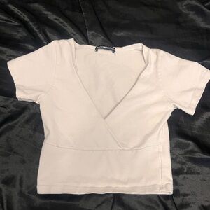 white brandy melville tee, crop top